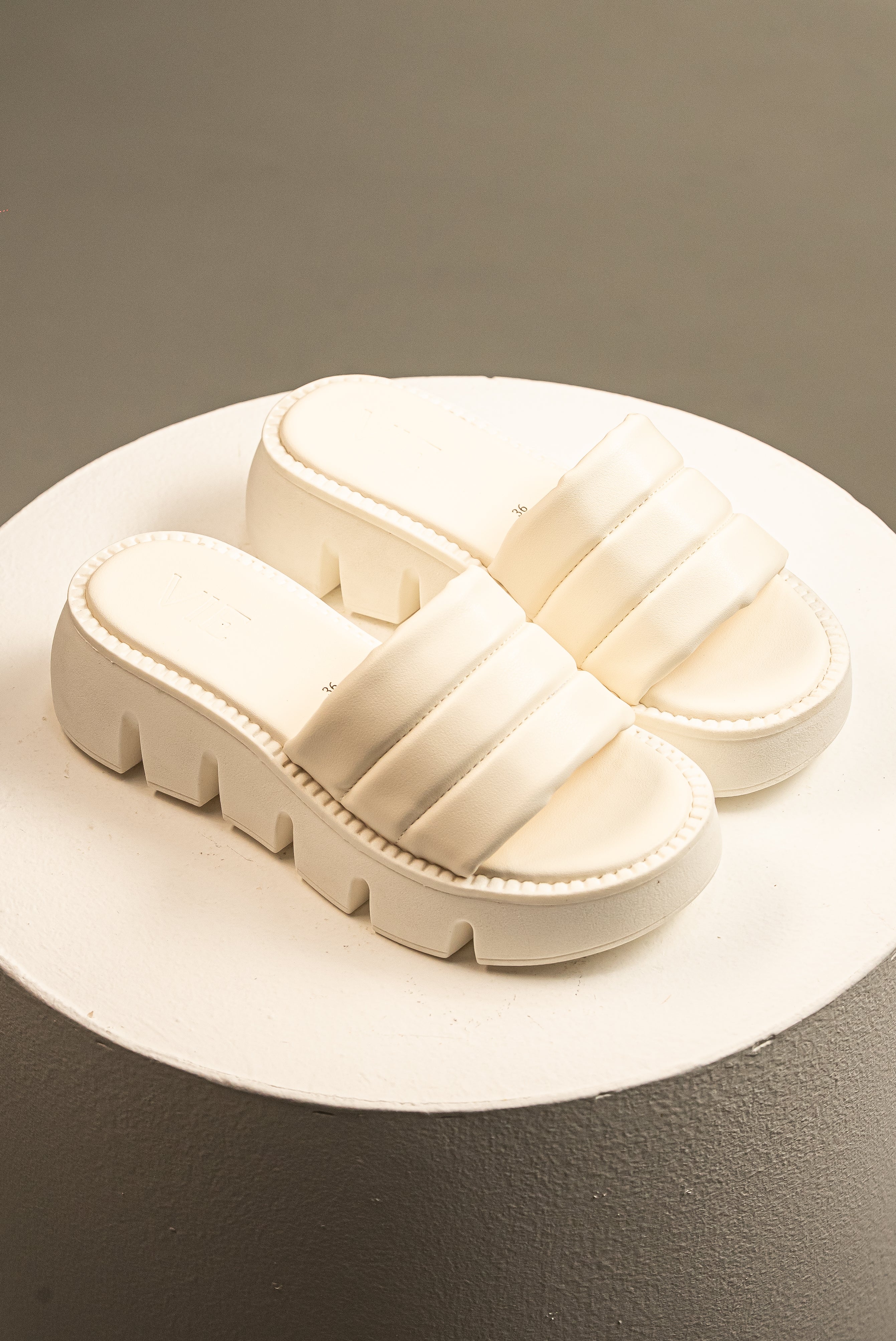 Sandalia Puffy Cream Chunky