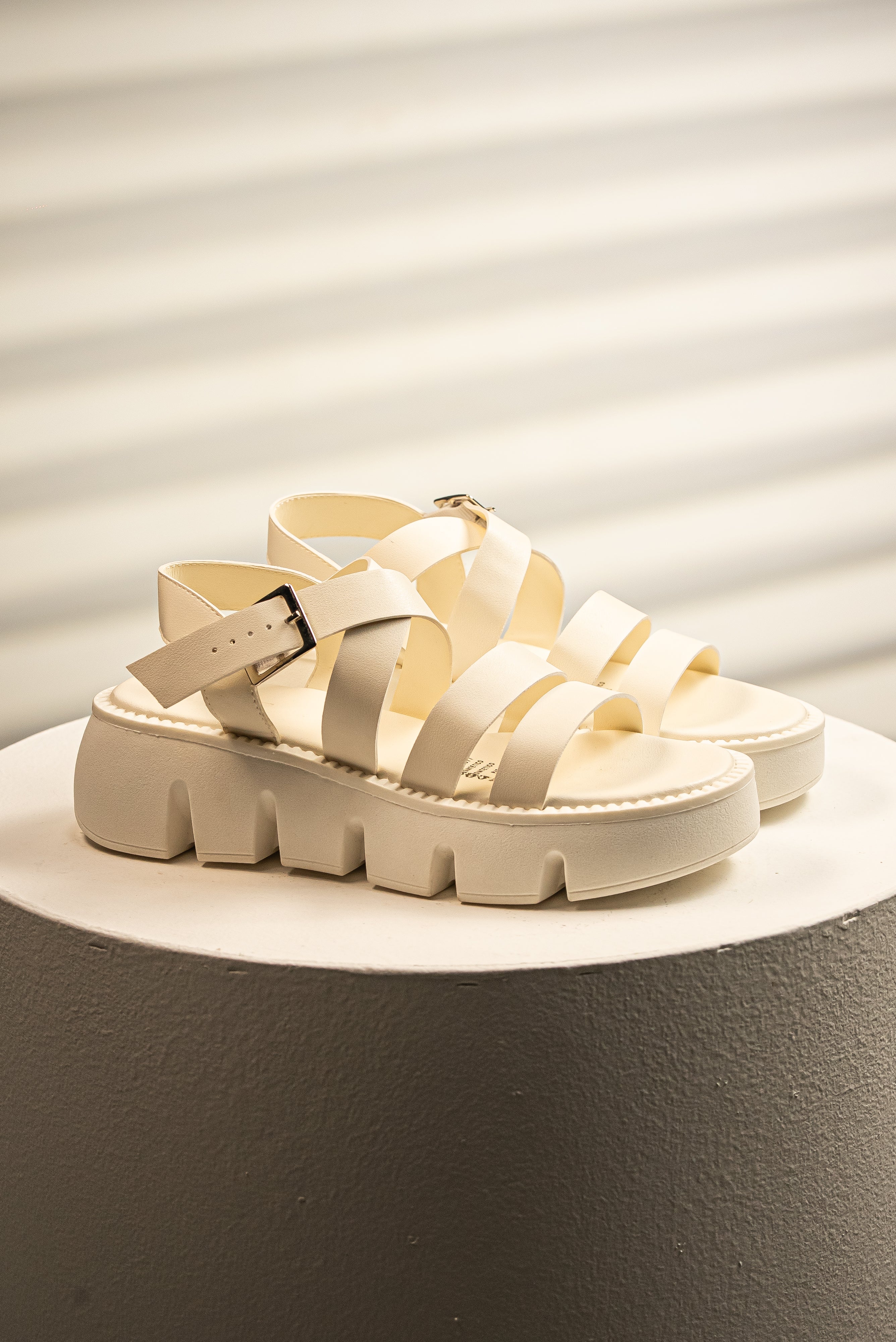 Sandalia Trekker Cream