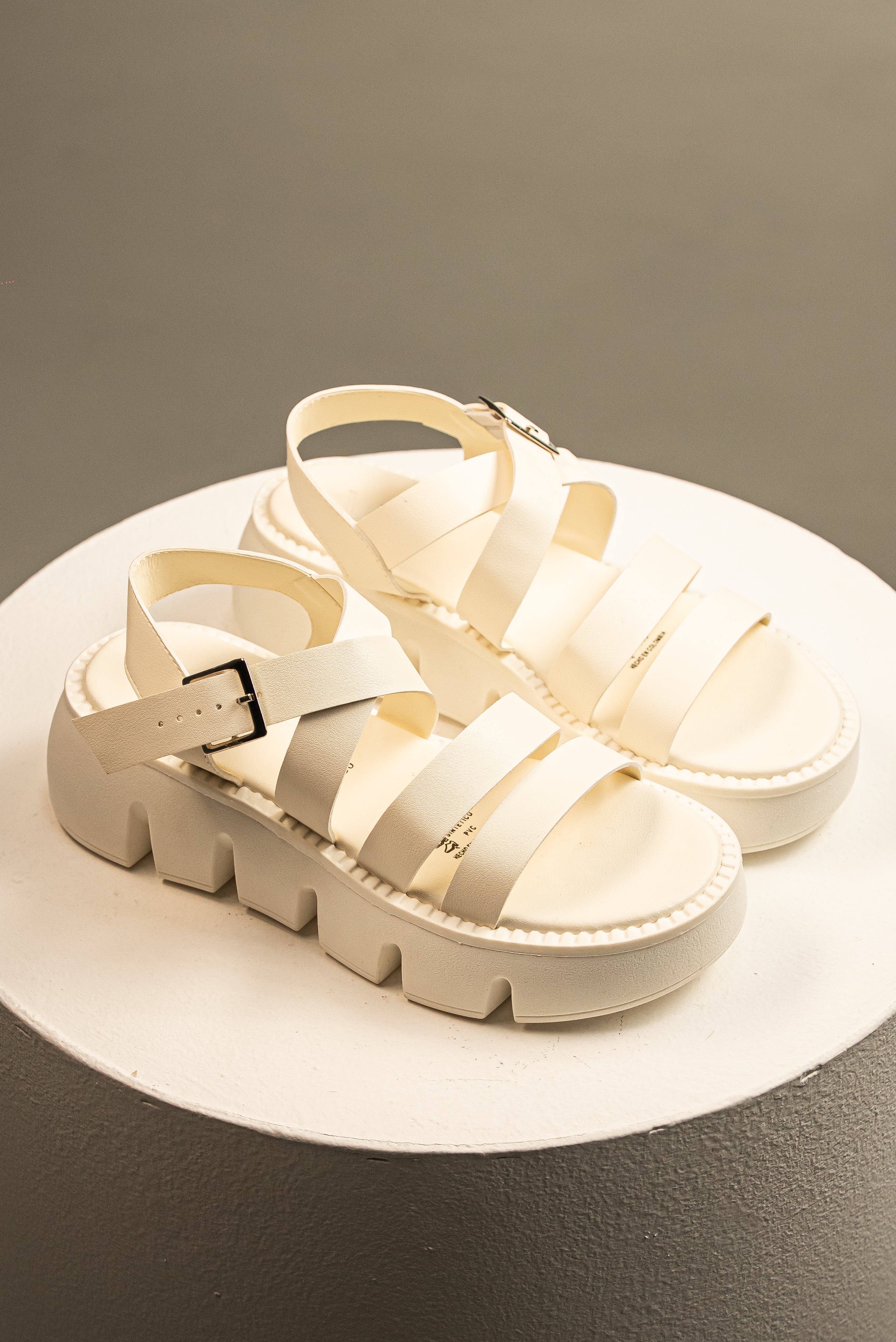 Sandalia Trekker Cream