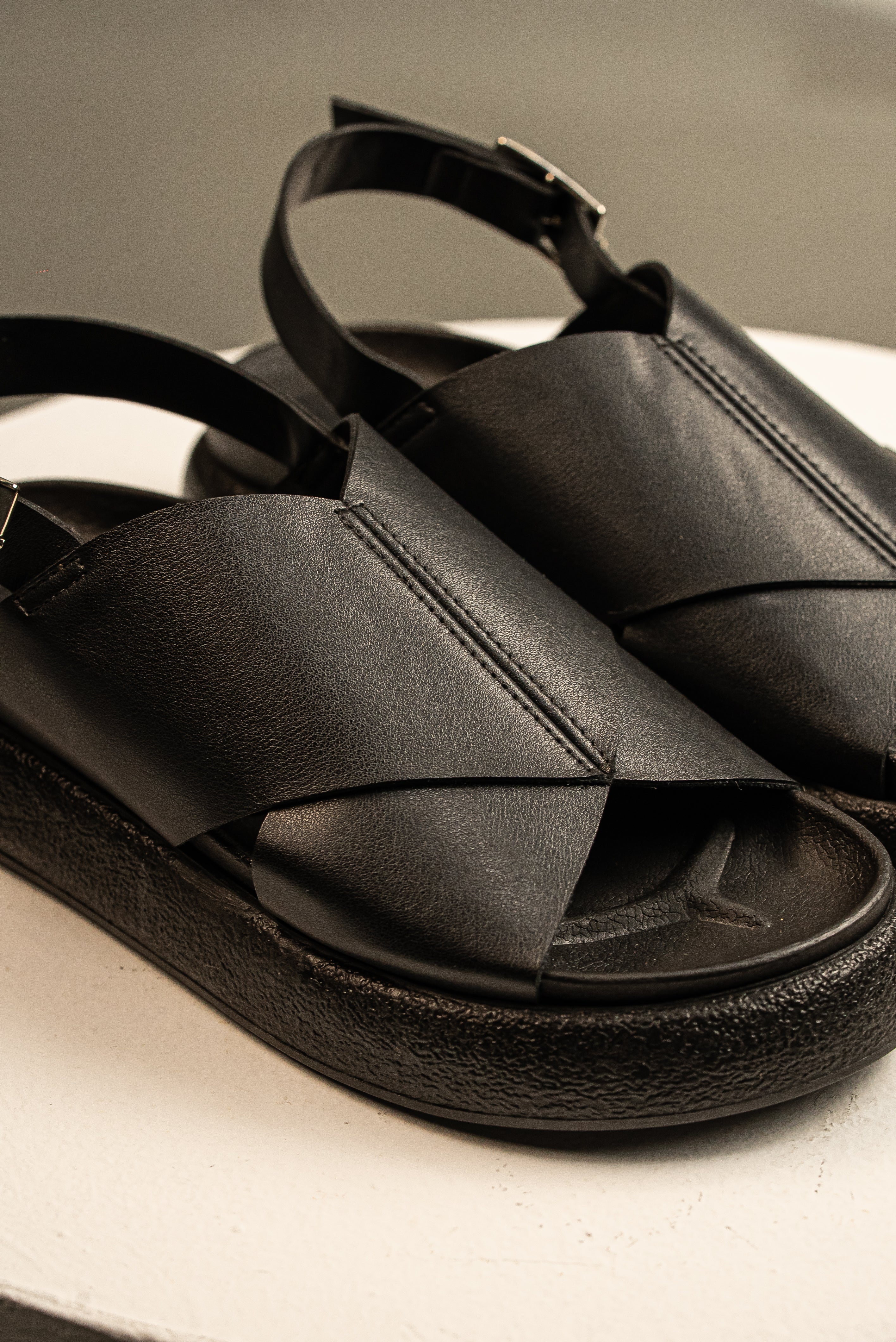 Sandalia Sombra Crisscross