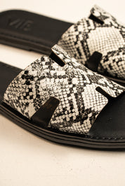 Sandalia Slide Cuadrado Pitón B&W