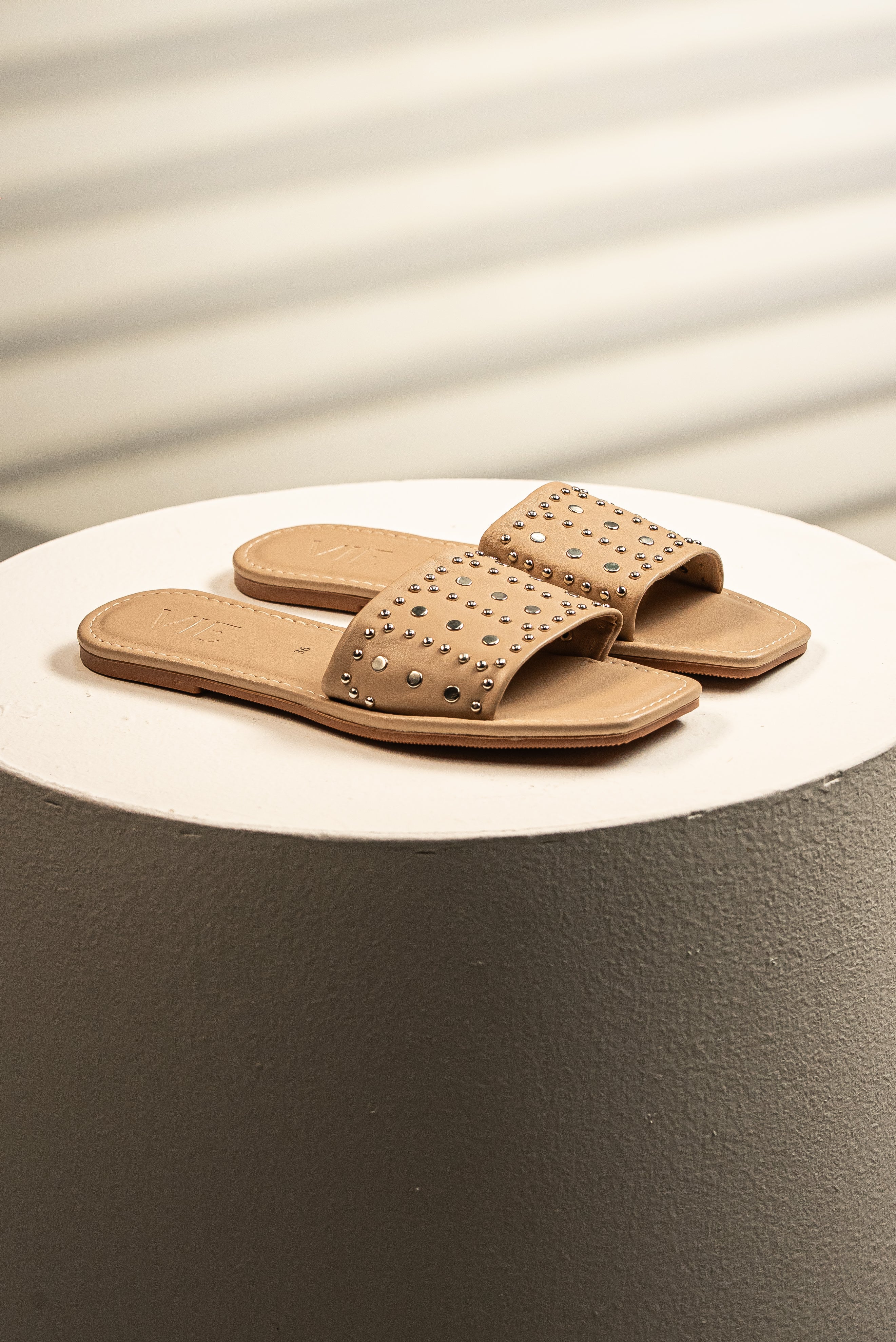 Sandalia Slide Studs Rock Chic