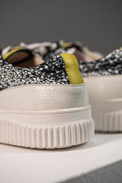 Zapatillas Urbanas en Cuero Negro