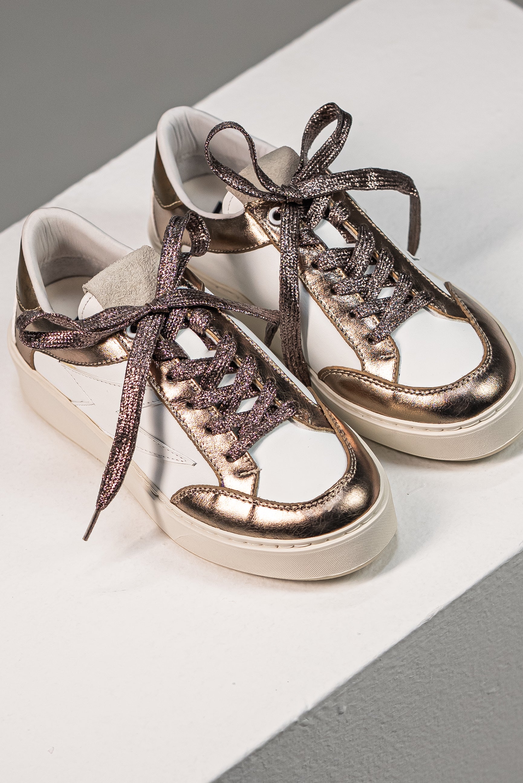 Tenis Clásico Bicolor