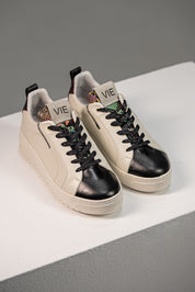 Zapatilla Chic Crema y Vino