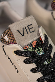 Zapatilla Chic Crema y Vino