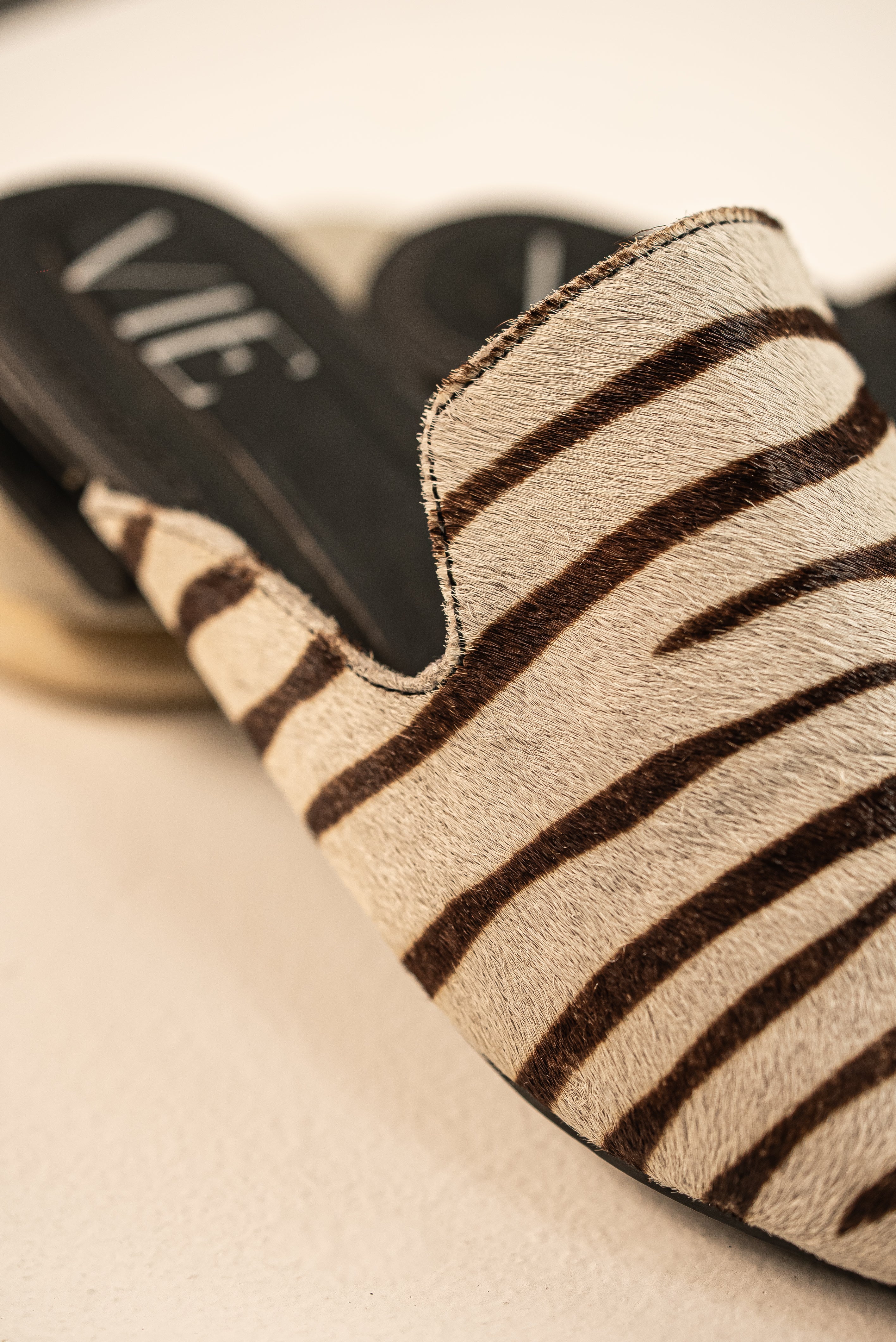 Mules Lirio Cebra Piel