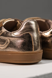 Sneakers Metalizados Bronce