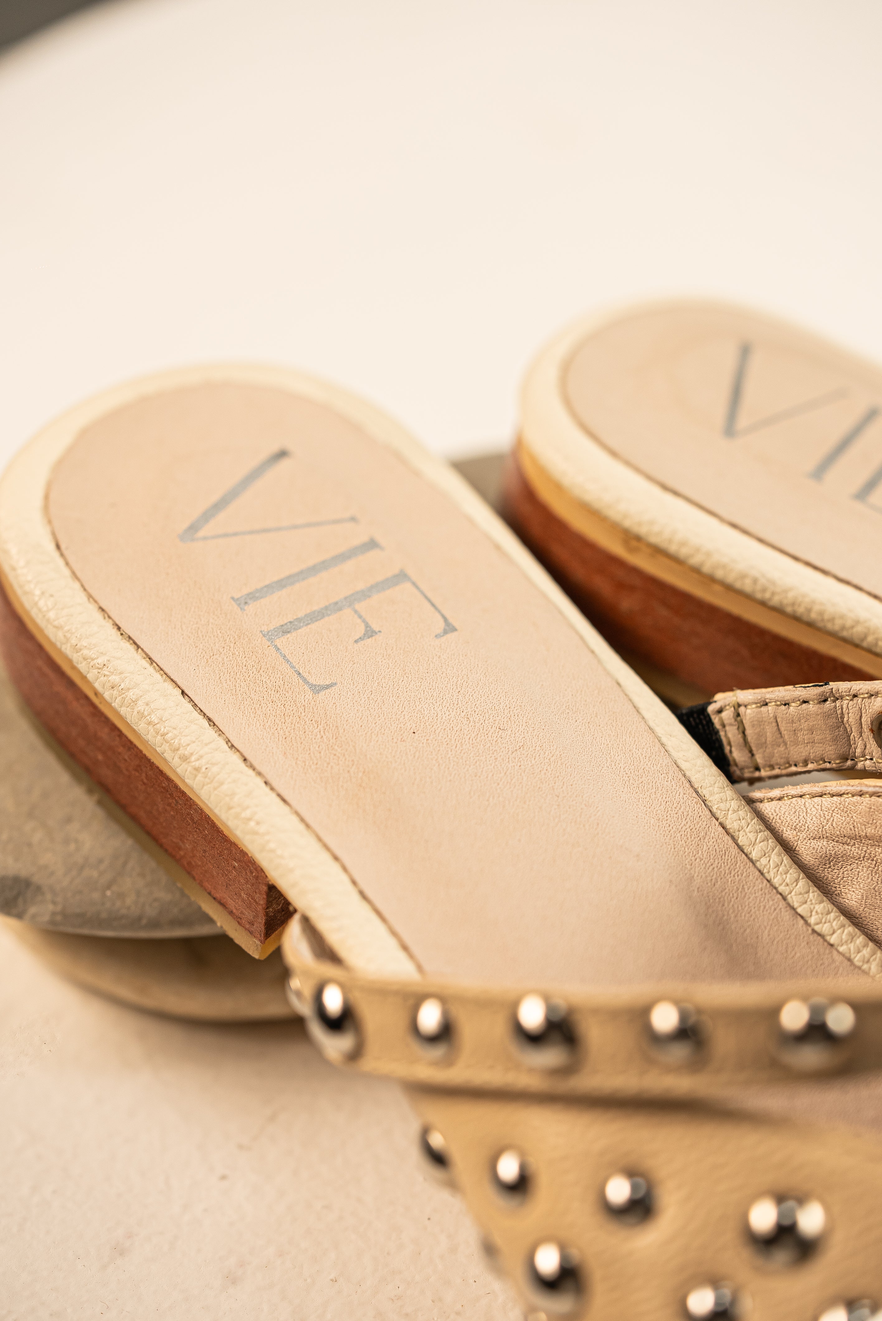 Mules Audrey Almendra