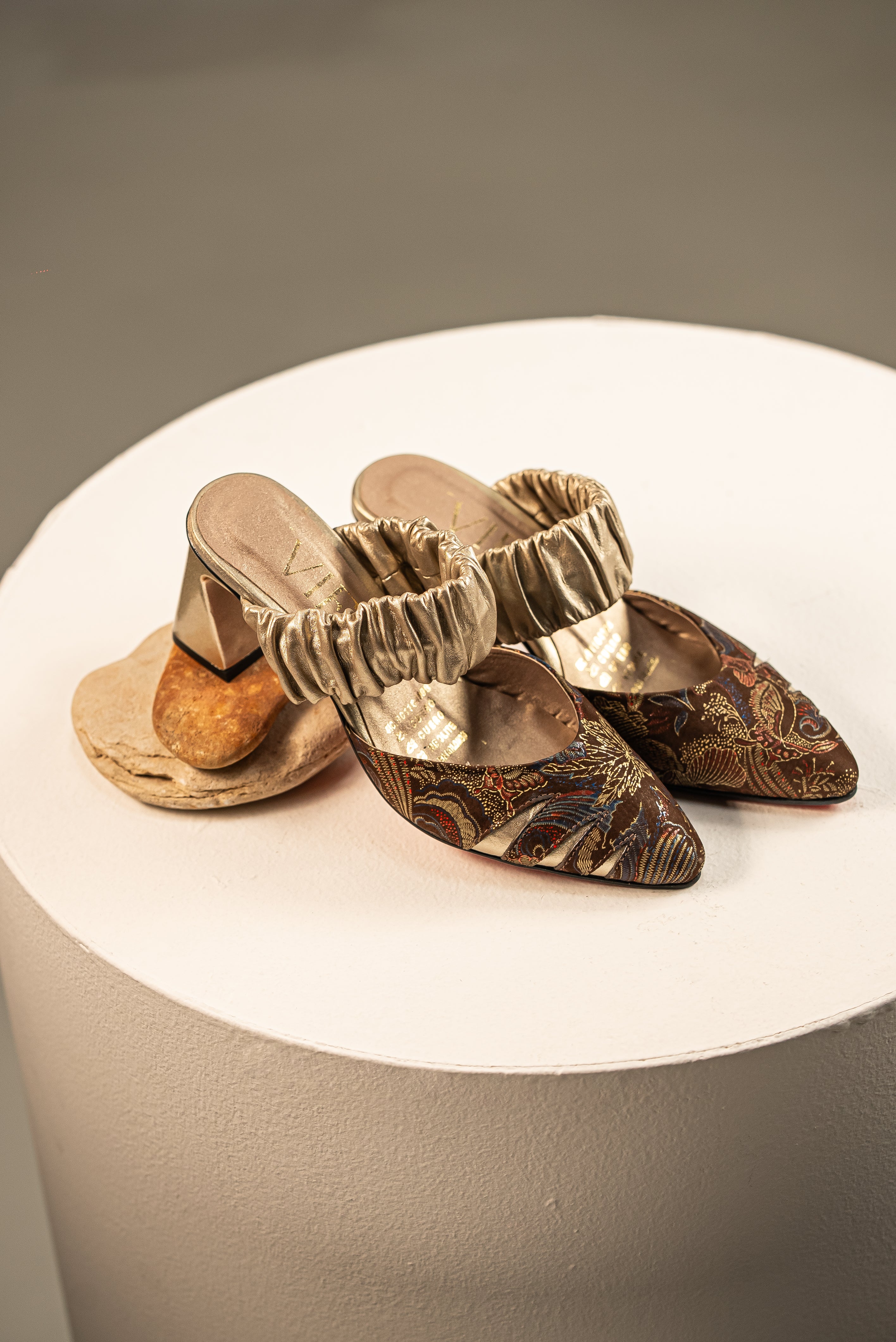 Mules Mara Brocado de Lujo